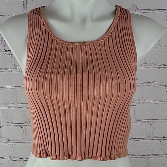 Forever 21 Pink ribbed sleeveless crop top tank. Size Large. - Picture 1 of 4